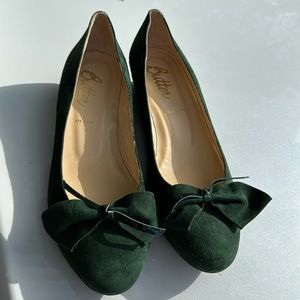 Butter size 12 hunter green flat/wedge shoe